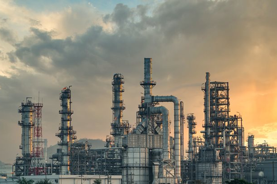 Trung Quốc yêu cầu các nhà máy lọc dầu tư nhân 'lỗ vẫn phải duy trì sản lượng' - chuyện gì đang xảy ra?