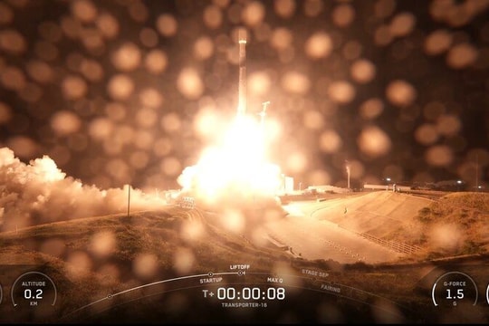 Đúng 18h02’, sản phẩm Make in Vietnam thành công phóng lên quỹ đạo tại Mỹ, trực tiếp liên lạc với Hà Nội