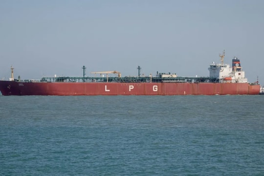 Nền kinh tế 4.000 tỷ USD lần đầu mua dầu, khí đốt Iran sau 7 năm – 1 mũi tên trúng 2 đích nhưng vẫn phải ‘nhìn mặt Mỹ nói chuyện’