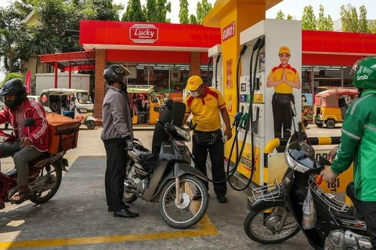 Giá nhiên liệu tăng gấp đôi, quốc gia láng giềng Việt Nam vẫn tự tin tuyên bố: Chúng tôi không cần nhập khẩu từ Thái Lan