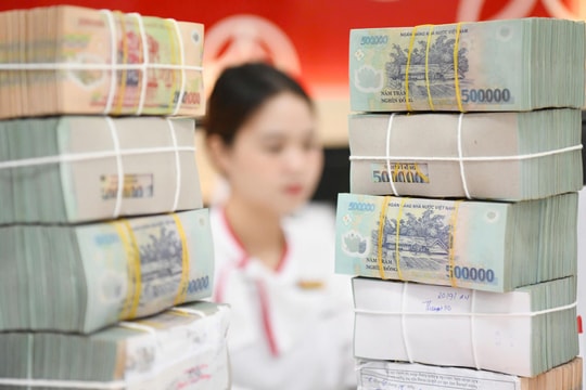 Lãi suất liên ngân hàng lại tăng mạnh