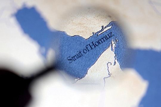Chuyện gì đây: Iran đột ngột 'lật kèo', chặn 2 tàu chở LNG của đồng minh Mỹ ngay trước cửa eo biển Hormuz