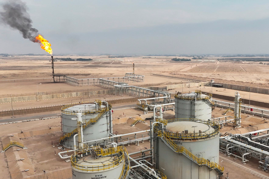 Láng giềng Iran báo tin vui cho thế giới về 3,4 triệu thùng dầu