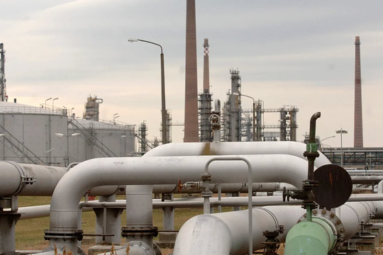 Quốc gia EU phụ thuộc tuyệt đối vào dầu Nga vừa bất ngờ xoay trục nhập 500.000 tấn dầu từ Mỹ