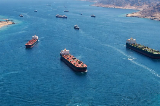 Ngoại trưởng Iran: Eo biển Hormuz sẽ mở trong 2 tuần ngừng bắn 