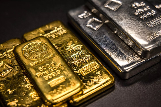 Cùng tăng dựng đứng sau thỏa thuận ngừng bắn Mỹ - Iran nhưng kim loại quý này tăng mạnh gấp hơn 2 lần vàng