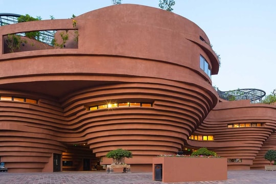 Một công trình tại Việt Nam lọt top kiến trúc đẹp nhất thế giới, đứng cùng loạt biểu tượng như Kim tự tháp Giza và đền Taj Mahal