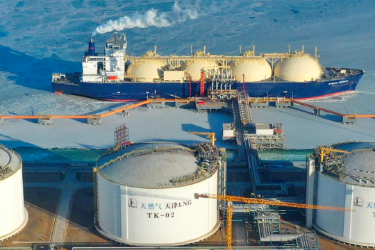 Giữa lúc cả thế giới 'khát' năng lượng, Nga đang chào bán LNG với giá thấp hơn 40% bình thường cho nền kinh tế 43 nghìn tỷ USD