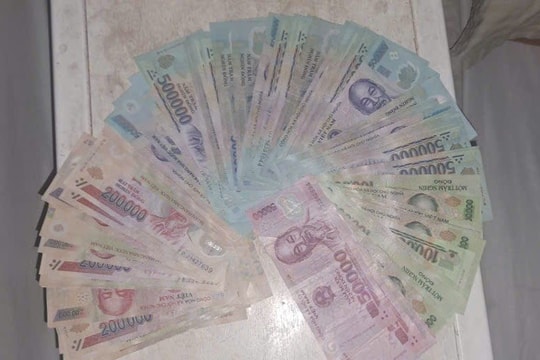 Phát hiện 94 tờ tiền có mệnh giá từ 50.000 - 500.000 đồng  trên chuyến tàu Đà Nẵng - TP.HCM