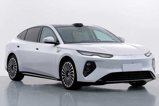 Sạc 5 phút chạy 400km: BYD Seal 08 lộ diện thông số khiến đối thủ 'đứng ngồi không yên'
