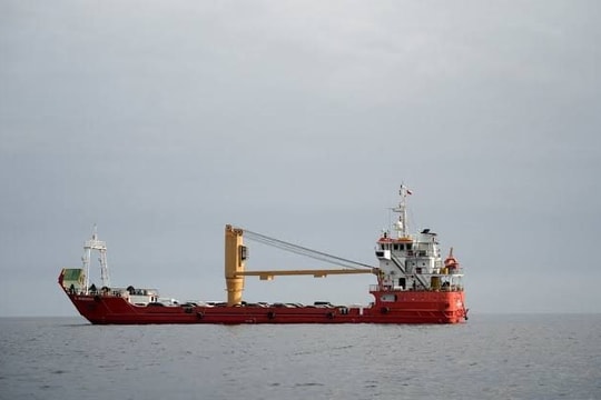 Đàm phán với Iran thất bại, Tổng thống Mỹ Donald Trump thông báo tin dữ về eo biển Hormuz, cảnh cáo các nước đã trả phí cho Tehran