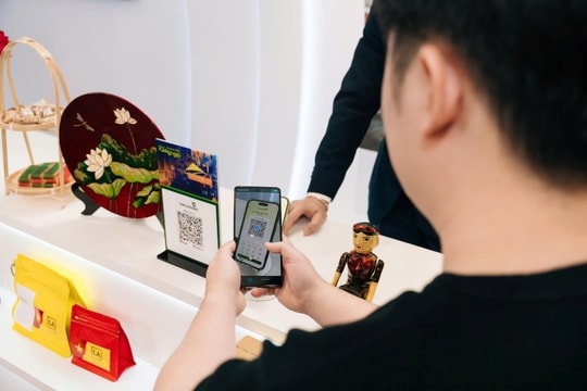 Lần đầu tại Việt Nam: Dùng app ngân hàng nội địa quét QR thanh toán khi du lịch Trung Quốc, Hàn Quốc, Singapore…