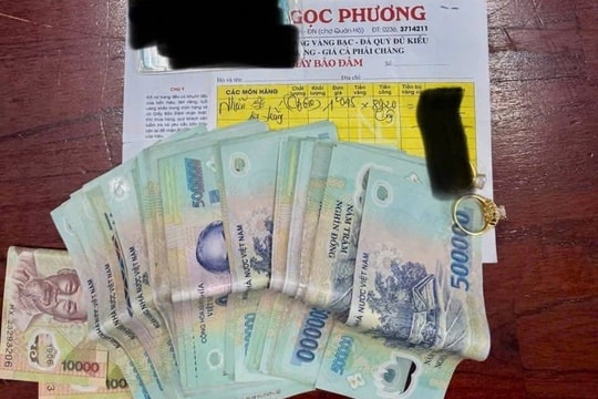 Phát hiện hơn 20 triệu đồng tiền mặt và 2 chiếc nhẫn vàng trên bãi biển