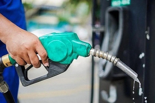 Thủ tướng đốc thúc hoàn thiện quy định về kinh doanh xăng dầu