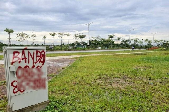 Đất nền thanh khoản suy yếu nhưng giá chưa giảm mạnh, vì sao?