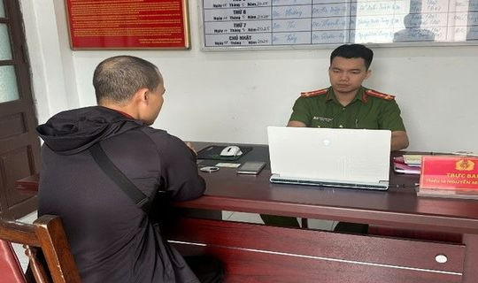 Phải đóng 5% vì tài khoản nhận 1,8 tỷ đồng: Người đàn ông quyết báo công an Gia Lai