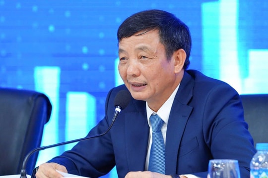 Vinaconex vừa phê duyệt một giao dịch "đặc biệt" với gia đình Tổng giám đốc: Chuyện gì đang xảy ra?