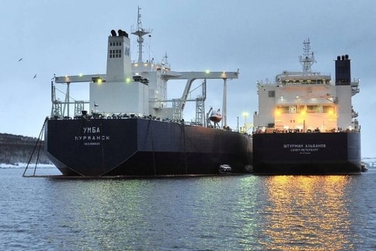 Mỹ báo tin cực vui cho Nga, có ảnh hưởng trực tiếp tới 100 triệu thùng “vàng đen” đang vận chuyển