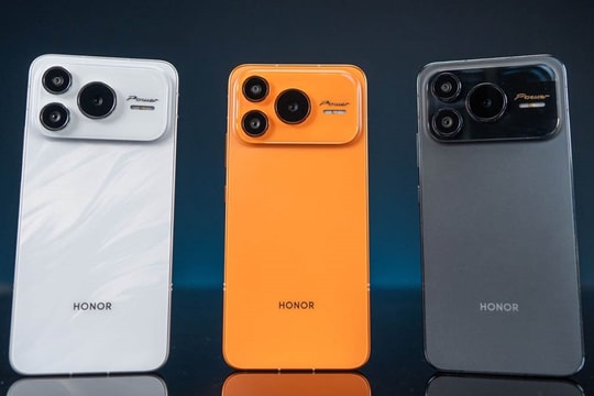 Một cái tên quen mặt ở Việt Nam sắp ra mắt điện thoại pin 15.000mAh: Thế này pin dự phòng chắc "ế hàng"