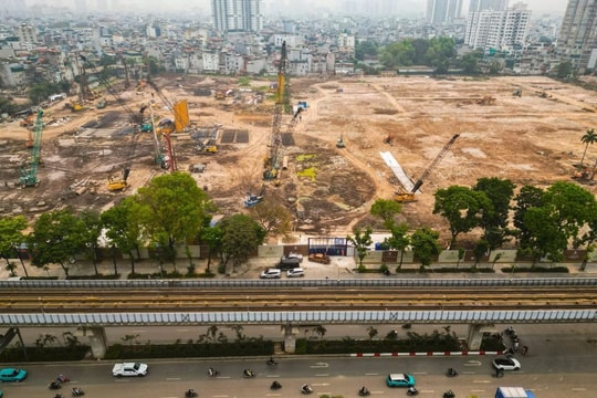 Sau khi di dời nhà máy, dự án tại “đất vàng” giữa trung tâm Thủ đô lập tức trở thành đại công trường