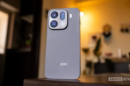 Tôi rất thích Galaxy S26 Ultra, nhưng thực sự nó không đánh bại được mẫu Android ra mắt từ năm ngoái này