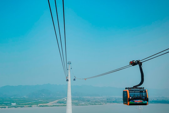 Việt Nam sở hữu một công trình giữa biển lập kỷ lục thế giới, trụ cao ngang tòa nhà 48 tầng, được Guinness xác nhận ngay ngày khai trương
