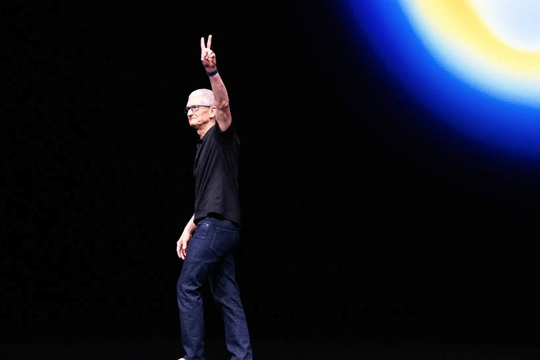 Nóng: Tim Cook từ chức CEO Apple 