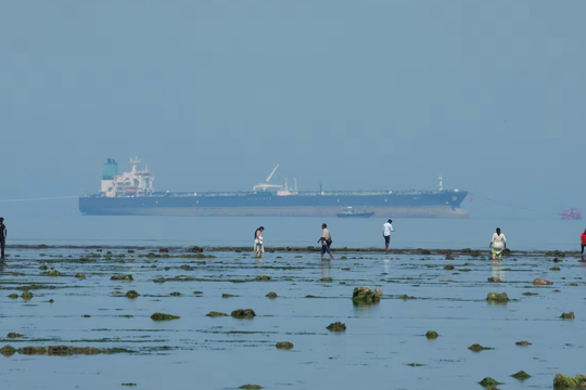 'Quả ngọt' về tay, mỗi ngày hơn 200 triệu USD rơi vào túi Nga: Một nước vừa mua dầu nhiều kỷ lục 
