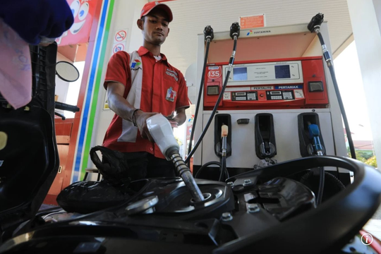 Một quốc gia Đông Nam Á nâng giá xăng tăng 48%, dầu diesel tăng 60%: Áp lực đè nặng lên túi tiền người dân