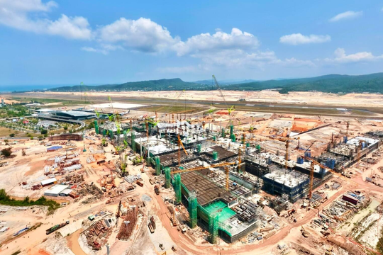 Chưa từng có trong lịch sử hàng không Việt Nam, Sun Group lập kỷ lục tiến độ thi công "thần tốc" một hạng mục trong đại công trình phục vụ APEC 2027