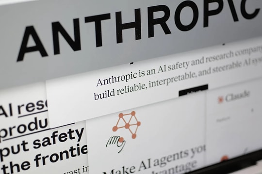 Thất bại ê chề của Anthropic: Siêu AI "nguy hiểm nhất hành tinh" bị bẻ khóa, gục ngã đau đớn dưới tay 1 nhóm Discord vô danh