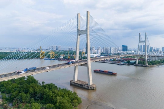 Cầu dây văng tĩnh không cao nhất Việt Nam trị giá 23.000 tỷ, kết nối tới siêu dự án 16 tỷ USD sắp đạt cột mốc then chốt trong vài ngày tới