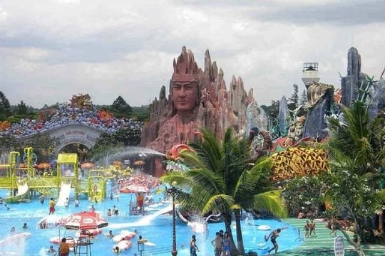 Đối thủ của bà Nguyễn Phương Hằng chia cổ tức tiền mặt 40%, huỷ dự án Củ Chi và tiến sang miền Tây trước sức ép từ KDL Đại Nam