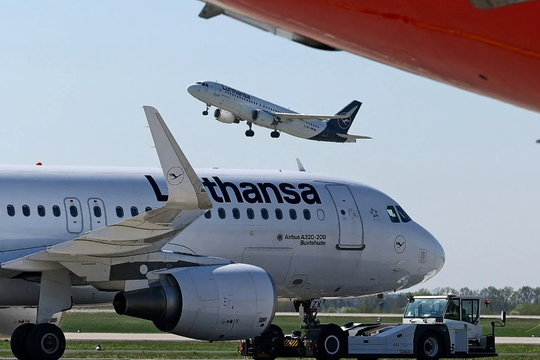 Cắt giảm 20.000 chuyến bay để tiết kiệm 40.000 tấn nhiên liệu: Cơn khát nhiên liệu khiến bầu trời châu Âu chao đảo