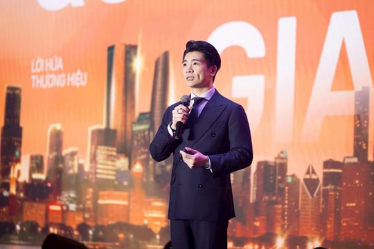 Phó Chủ tịch SHB xuất hiện lịch lãm tại ĐHĐCĐ 2026, giới thiệu bộ nhận diện mới lấy cảm hứng từ dáng hình đất nước