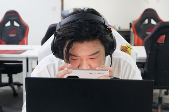 Tỷ lệ chọi 1/2.000: "Canh bạc" nghiệt ngã để trở thành game thủ chuyên nghiệp tại Trung Quốc