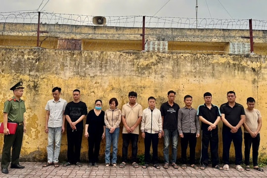 Công an điều tra tài khoản ngân hàng của 11 người sinh năm 1990, 1993, 1997,...