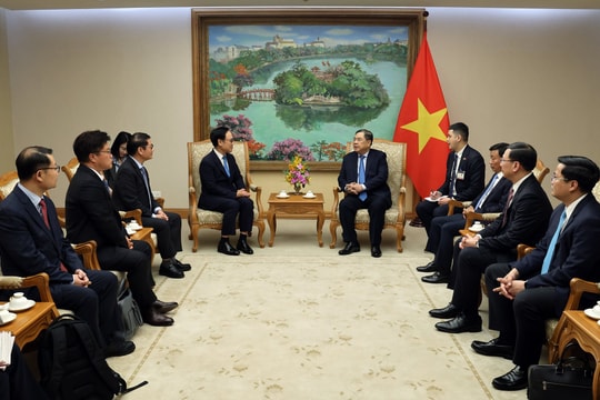 Gặp Phó Thủ tướng, Tập đoàn hàng đầu Hàn Quốc bày tỏ mong muốn tham gia siêu dự án đường sắt tốc độ cao 350km/h đi qua 15 tỉnh thành, vốn đầu tư 67 tỷ USD