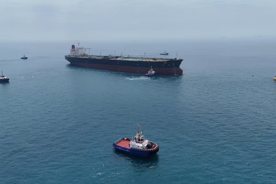 24h qua, bao nhiêu tàu có thể đi qua eo biển Hormuz? 