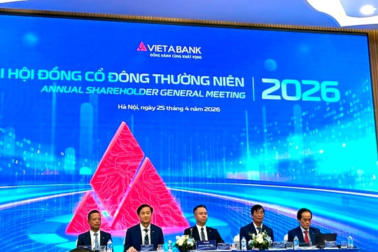 Lãnh đạo Ngân hàng Việt Á nói về việc giá cổ phiếu giao dịch quanh 10.000 đồng, giải thích lý do dòng tiền âm