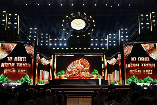 Đêm nghệ thuật 10 năm KDI Group: Khi Vega City trở thành tâm điểm cảm xúc của Nha Trang