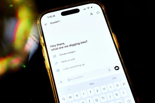 Nghiên cứu từ MIT: Dùng ChatGPT sai cách khiến não bộ "tê liệt" 55%, nguy cơ mất trí nhớ cận kề!