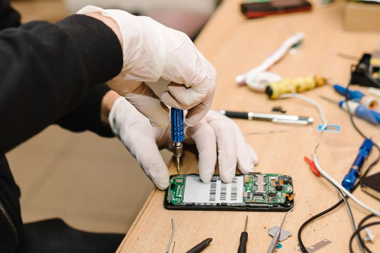 Hàng loạt bang tại Mỹ thông qua luật chống lại Apple, kỷ nguyên độc quyền sửa chữa sắp kết thúc, người mua iPhone không còn muốn “trả phí để được sử dụng”