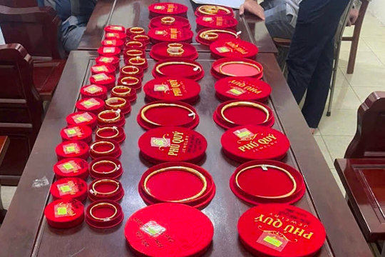 Người đàn ông SN 1994 bán liên tiếp 112 chỉ vàng thu hơn 1,6 tỷ đồng: Công an lập tức đến tiệm vàng điều tra