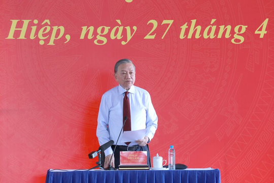 Tổng Bí thư, Chủ tịch nước Tô Lâm nói chuyện với công nhân, người lao động tại Thành phố Hồ Chí Minh