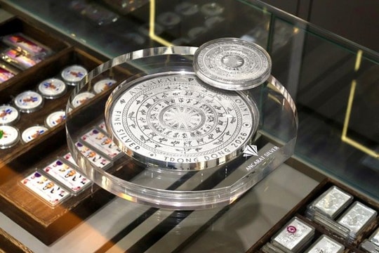 Sáng nay, giá bạc tiếp tục đi ngang 