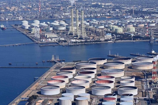 Nền kinh tế 4.500 tỷ USD không muốn vẫn phải quay sang nhập HDPE từ Trung Quốc: Nguồn cung cũ đứt gãy, sản xuất trong nước bị đe dọa 