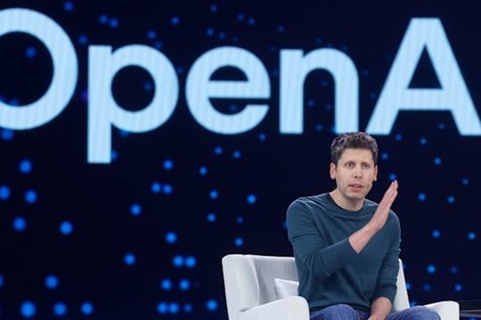 OpenAI có nguy cơ vỡ nợ, CEO Sam Altman đối đầu gay gắt với nữ tướng tài chính trước thềm IPO