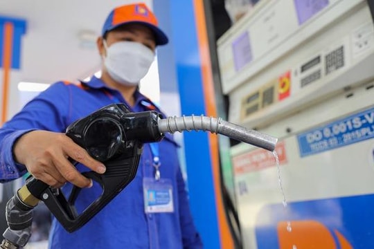Từ hôm nay, người dân Việt Nam sẽ chứng kiến một thay đổi lớn gì về xăng dầu?
