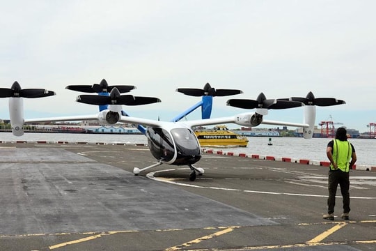 Tân binh đáng gờm làng taxi điện: Nhanh gấp 12 lần ô tô nhưng giá chỉ ngang Uber, trả lại người Mỹ 102 giờ lãng phí mỗi năm do tắc đường bằng chuyến bay 5 phút.